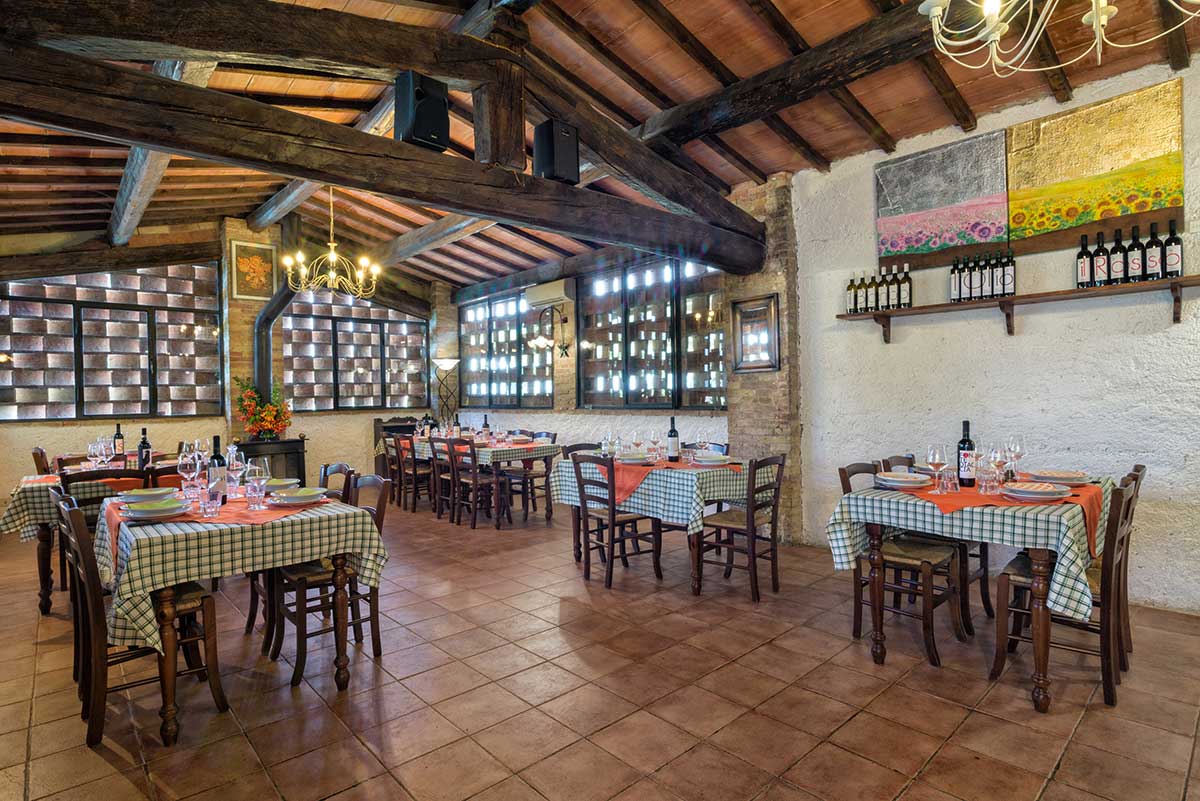 locali ristorante tenuta di mensanello