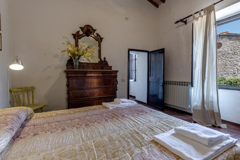 appartamento-4-posti-tenuta-mensanello-camera-matrimoniale
